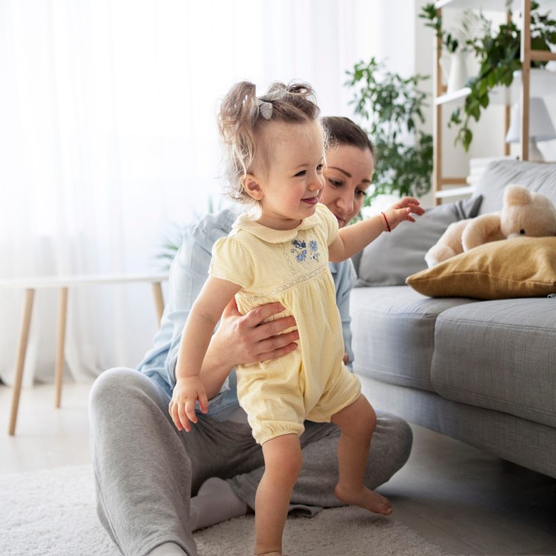 cute-baby-going-their-first-steps(1)